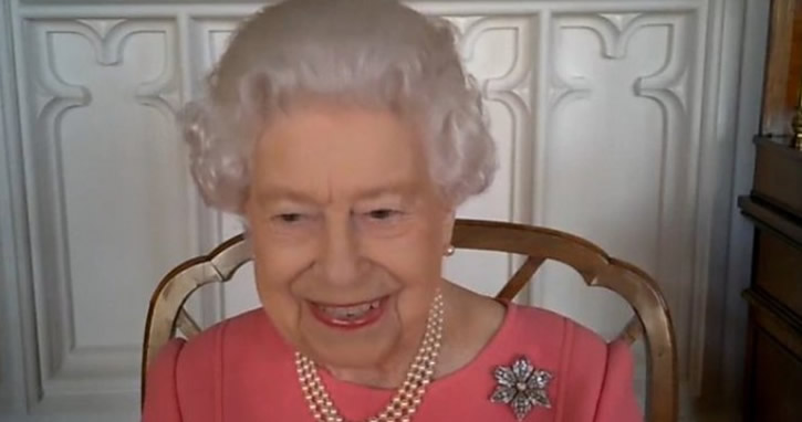 Kraliçe II. Elizabeth: “Aşı hiç canımı yakmadı’