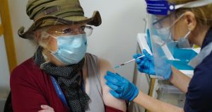 Hancock: ‘Yetişkinlerin üçte birine aşı yapıldı’