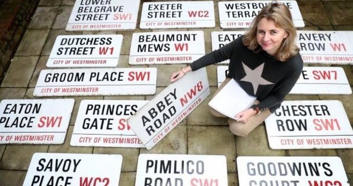 Londra’nın ünlü sokağının tabelası 37 bin sterline satıldı