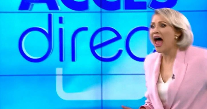 Çıplak kadın canlı yayında sunucuya saldırdı