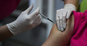 Bulgaristan’da AstraZeneca aşısı yaptıran kadın hayatını kaybetti