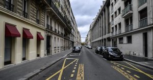 Fransa’da 4 haftalık karantina başladı