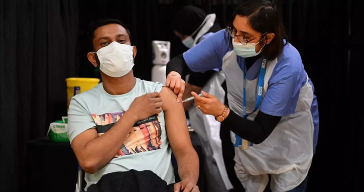 İngiltere’den müslümanlara özel aşı hizmeti