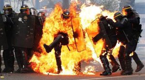 Fransa’da 1 Mayıs: 3 Polis Yaralı, 39 Kişi Gözaltında