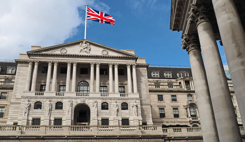 İngiltere Merkez Bankası Başkanı’ndan yatırım uyarısı