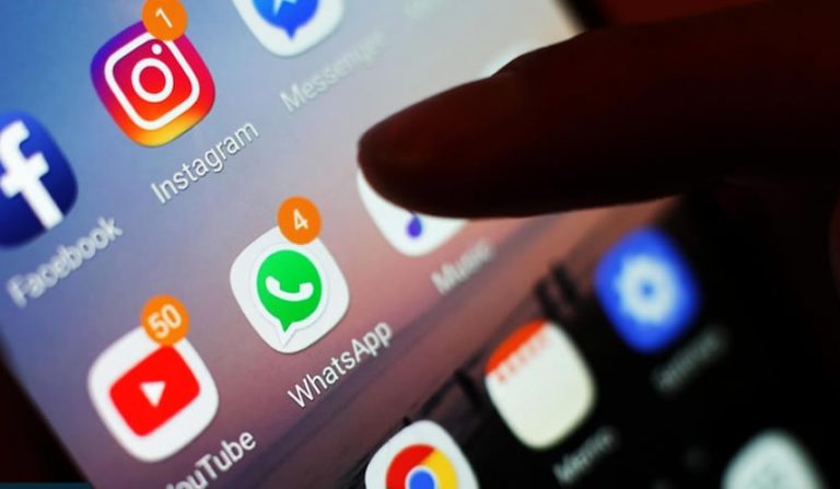 İngiltere’de insanlar aşılama öncesi ve sonrası izlendi