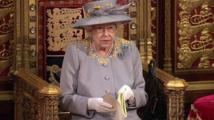 Kraliçe, Covid-19 sonrası iyileşme planını açıkladı