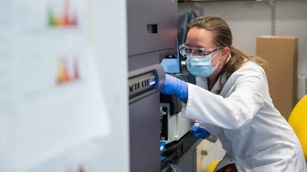 Oxford Üniversitesi raporu: Aşılıların bulaştırma riski yükseldi