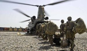 İngiltere, vatandaşlarını tahliye etmek için Afganistan’a asker gönderiyor