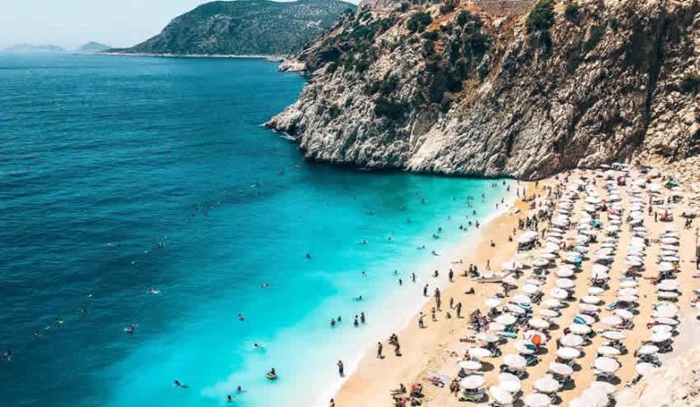 M.vekillerinden hükümete çağrı: Türkiye’yi kırmızı listeden çıkarın