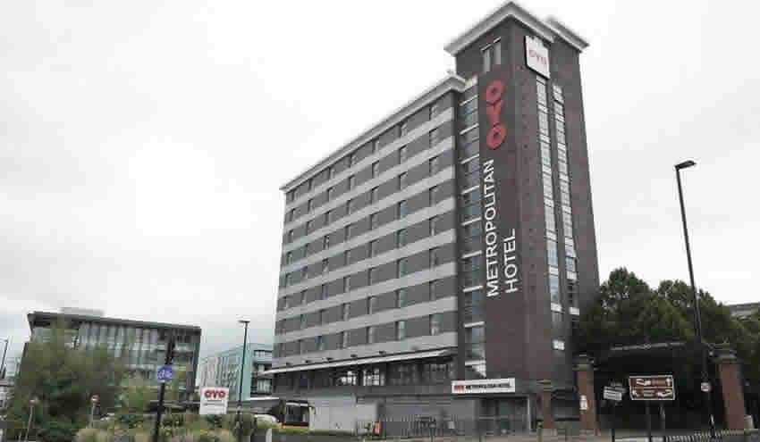 Otelin penceresinden düşen Afgan çocuk hayatını kaybetti