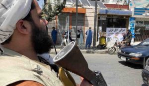 Taliban’ın kontrolü ele geçirmesi İngiltere basınında: ‘Tarih tekerrür etti’