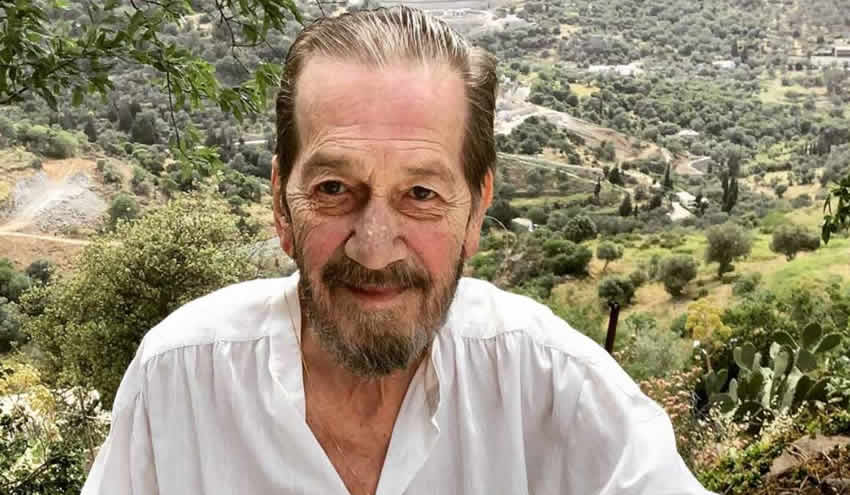 Usta tiyatrocu Ferhan Şensoy hayatını kaybetti