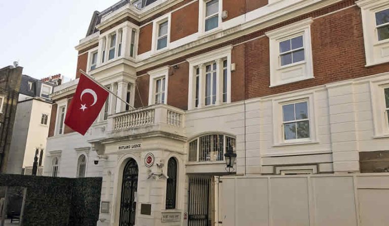 Londra Büyükelçiliği: Kırmızı listeden çıkarılmayı bekliyoruz