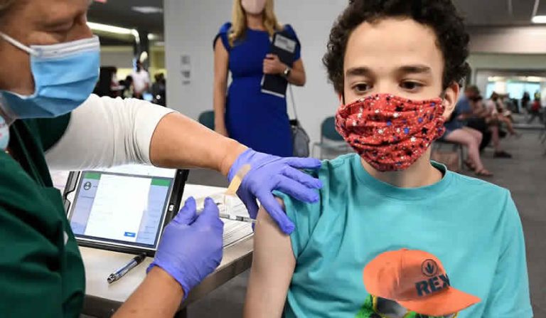 12-15 yaş arasındaki çocuklara ebeveyn izni olmadan aşı yapılabilecek