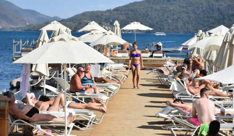 Britanya’dan Marmaris’e tam 100 bin turist gidiyor