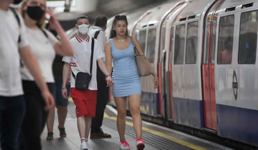 ‘Delta varyantı aşı olmayana eninde sonunda bulaşacak’