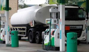 Akaryakıt krizi: 300 tır şoförüne hemen geçici vize verilecek