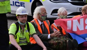 Çevre için gösteriler düzenleyen yüzlerce protestocuya gözaltı