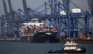 Felixstowe’a konteynerler yığıldı, gemiler başka yerlere yönlendiriliyor