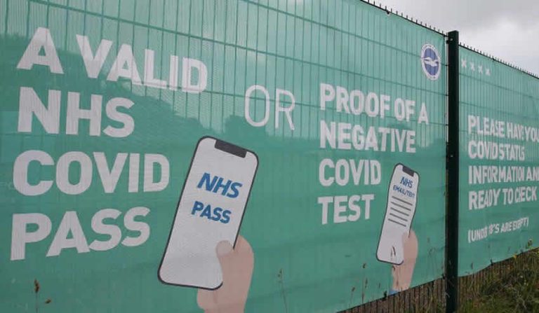 Galler’de NHS Covid-19 sertifikası zorunlu hale geldi