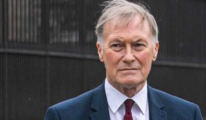 İktidar Partisi milletvekili bıçaklı saldırıda hayatını kaybetti