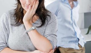 İngiltere’de ev içi şiddet dosyaları yargıya gidemeden kapatılıyor