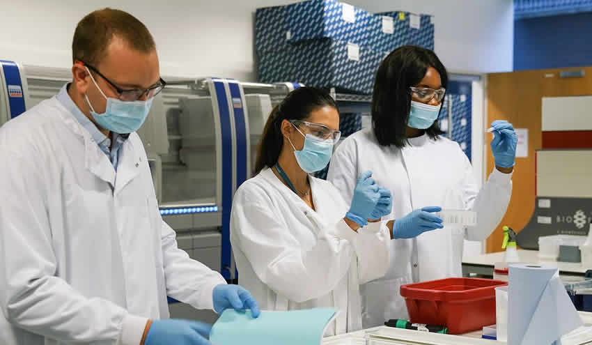 İngiltere’de kendisine Covid-19 bulaştıracak kişiler aranıyor