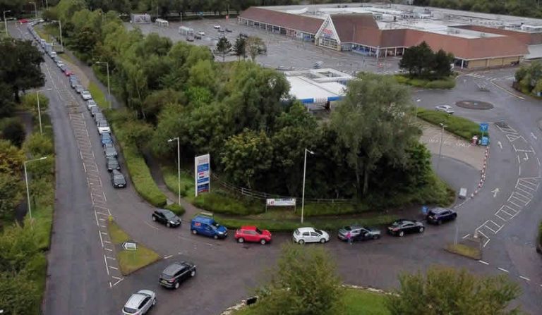 Arnavutluk: “Arnavut şoförler krizine bedava çalışmaya hazır “