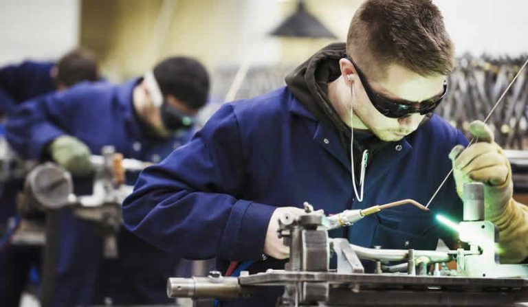 İşgücü azlığı ücret artışlarını rekor seviyeye çıkardı