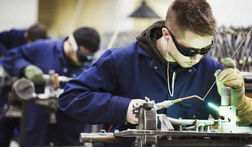 İşgücü azlığı ücret artışlarını rekor seviyeye çıkardı