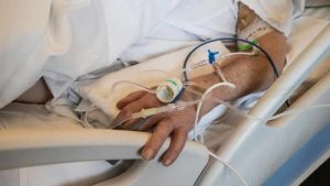 Yardım çağrıları duyulmayan Covid hastası hastane odasında öldü