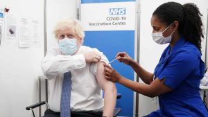 Başbakan Boris Johnson, 3’üncü doz aşısını yaptırdı
