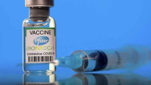 Biontech: Omicron’dan korunmak için hatırlatma dozu gerekiyor