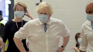 İngiltere’de Omicron varyantı kaynaklı ilk ölüm açıklandı