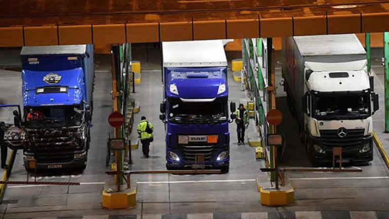 İngiltere’de Türk bankalarının kredi kartları geçersiz kılındı