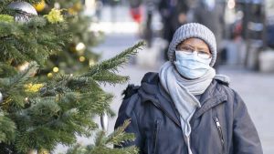 İngiltere’de günlük Covid-19 vaka sayısı zirve yaptı