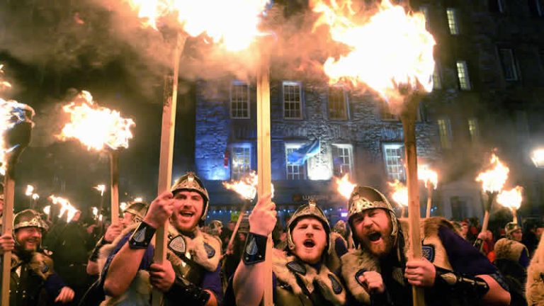 İskoçya’da Hogmanay etkinlikleri Covid nedeniyle iptal edildi