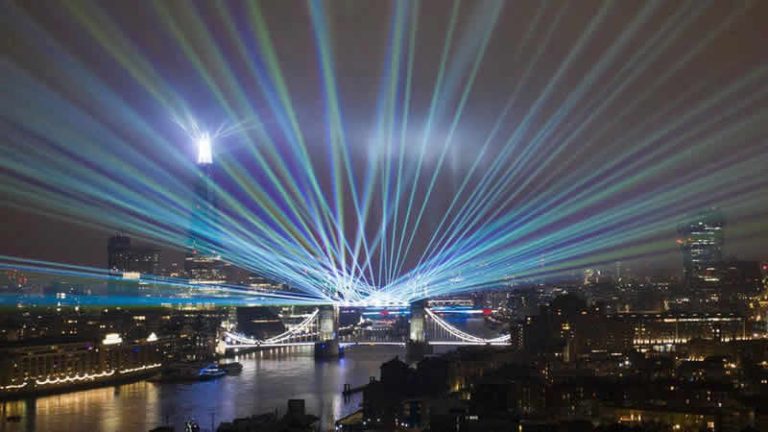 Londra’daki yeni yıl kutlamasına Omicron engeli