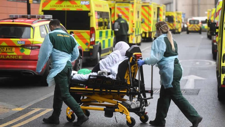 İngiltere’de pandemi başladığından bu yana görülen en yüksek vaka sayısı