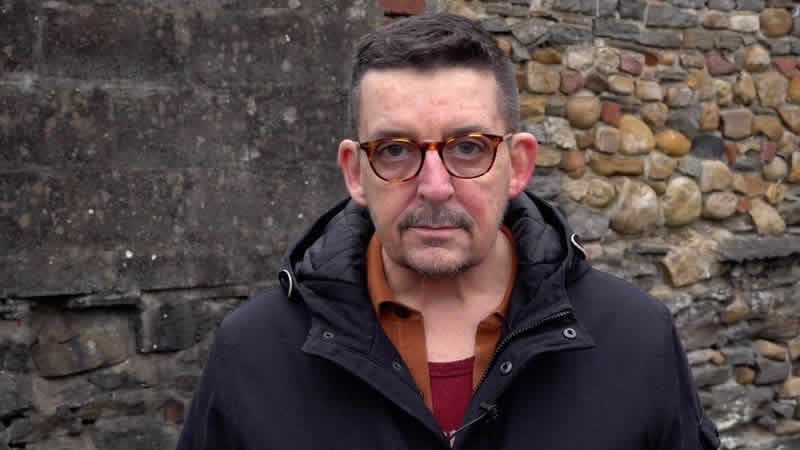 ‘4 gece boyunca sandalye üzerinde tedavi olmak zorunda kaldım’