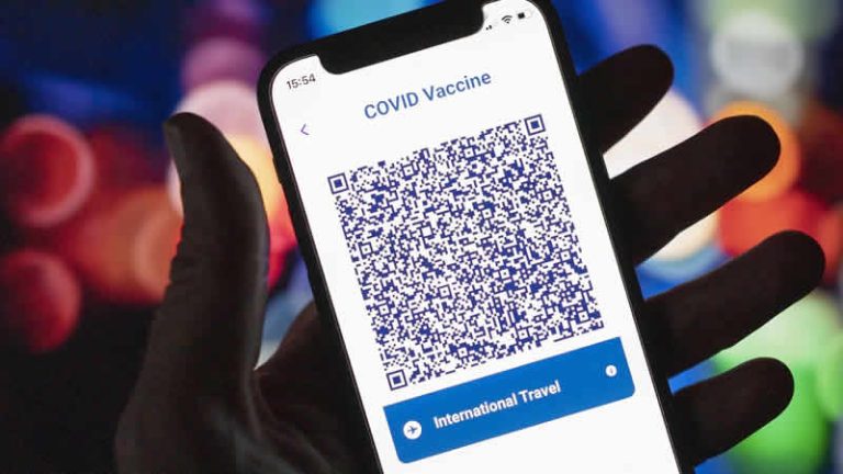 İngiltere, Kuzey Kıbrıs’tan gelenlerin aşı kartlarını tanıyacağını duyurdu