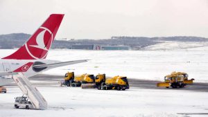 İstanbul Havalimanı’nda kar nedeniyle uçuşlar durdu