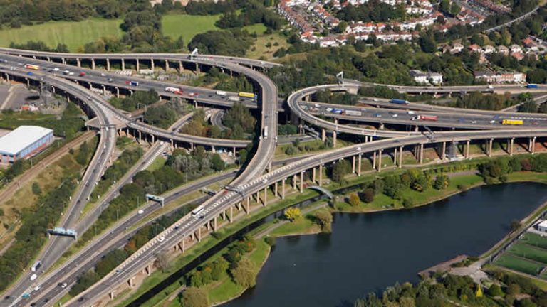 İngiltere’deki meşhur Spagetti Kavşağı bakım için trafiğe kapatılıyor