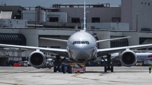 Londra’ya giden uçak maske takmayan yolcu yüzünden geri döndü