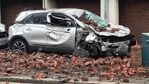 Eunice Fırtınası nedeniyle İngiltere’de 3 kişi hayatını kaybetti