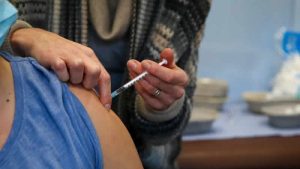 İngiltere’de milyonlarca Covid-19 aşısı dozu imha edildi