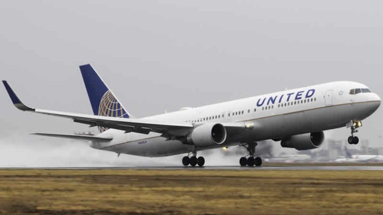 Londra uçağında tecavüz ile suçlanan bir adam göz altına alındı