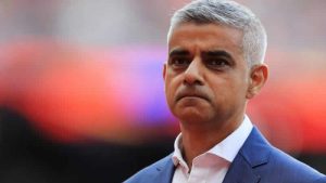 Sadiq Khan, yabancılara ait mülklerin kaydı için çağrıda bulundu
