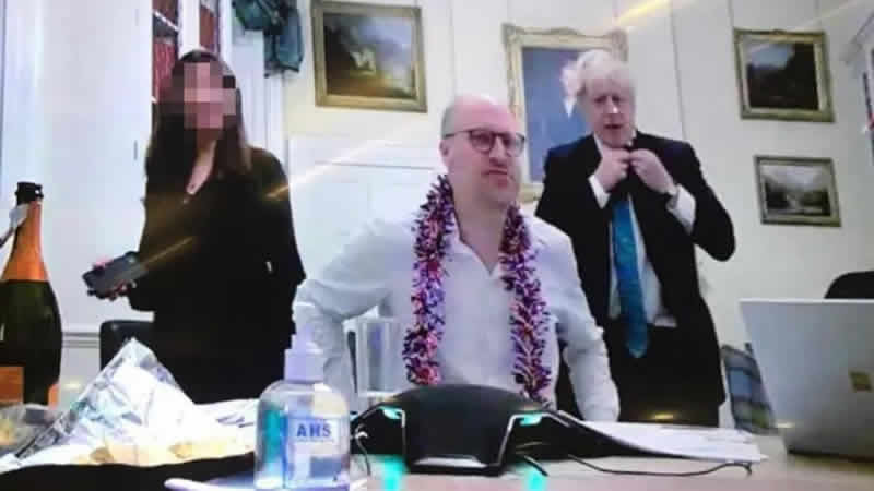 Başbakan Boris Johnson’ın yasaklı dönemdeki fotoğrafı basına sızdı